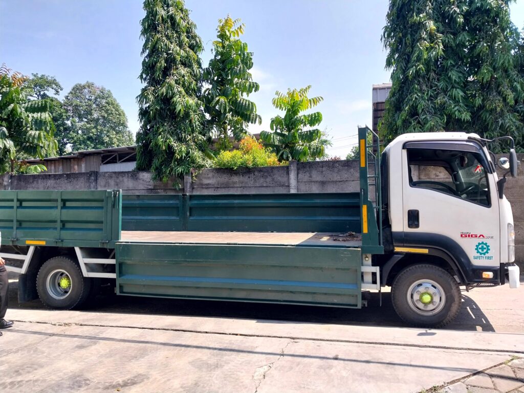 Truk Barang Tronton